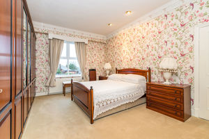 Bed- click for photo gallery